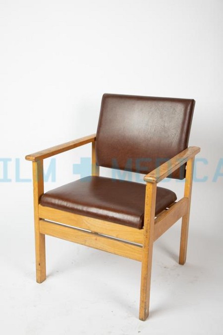 Commode Chair in Brown 
